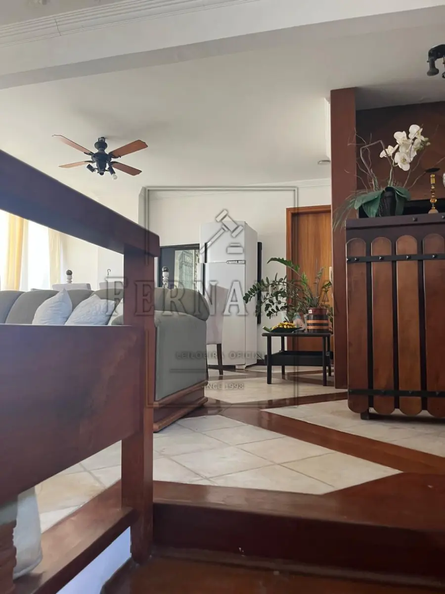 LOTE 002 - CANOAS/RS - Apartamento 1201 e 1301 (triplex), localizado na Rua General Salustiano n°452, Edifício Los Angeles, Canoas/RS. Área privativa de 412m². Matrícula n° 42.011 do Registro de Imóveis de Canoas. Avaliado em R$ 2.100.000,00. 1° Leilão.