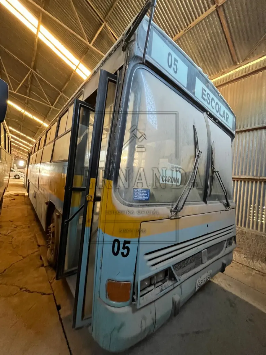 LOTE 016 - Ônibus VW / 16.180 CO, ano/modelo 1996/1996, placa IEP7758. Avaliado em R$ 2.600,00.