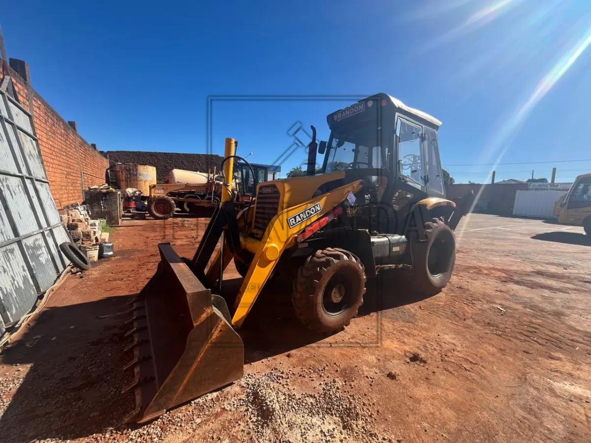 LOTE 002 - RETROESCAVADEIRA RANDON RD 406 SÉRIE B ANO 2019, Chassi 9AD406AQLK0007357.avaliada em R$ 98.000,00