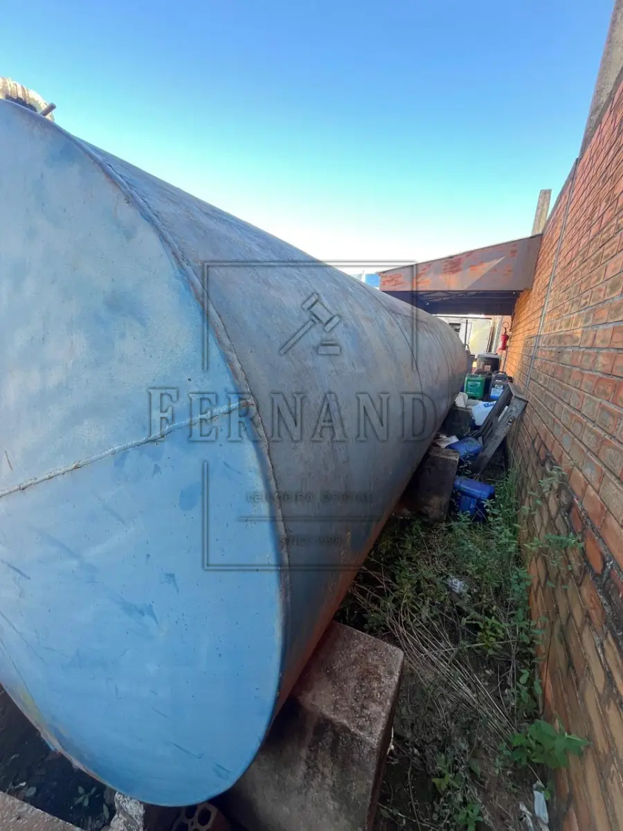 LOTE 013 - TANQUE DE COMBUSTÍVEL - METAL CAPACIDADE DE 10 MIL LITROS, avaliação R$ 6.000,00