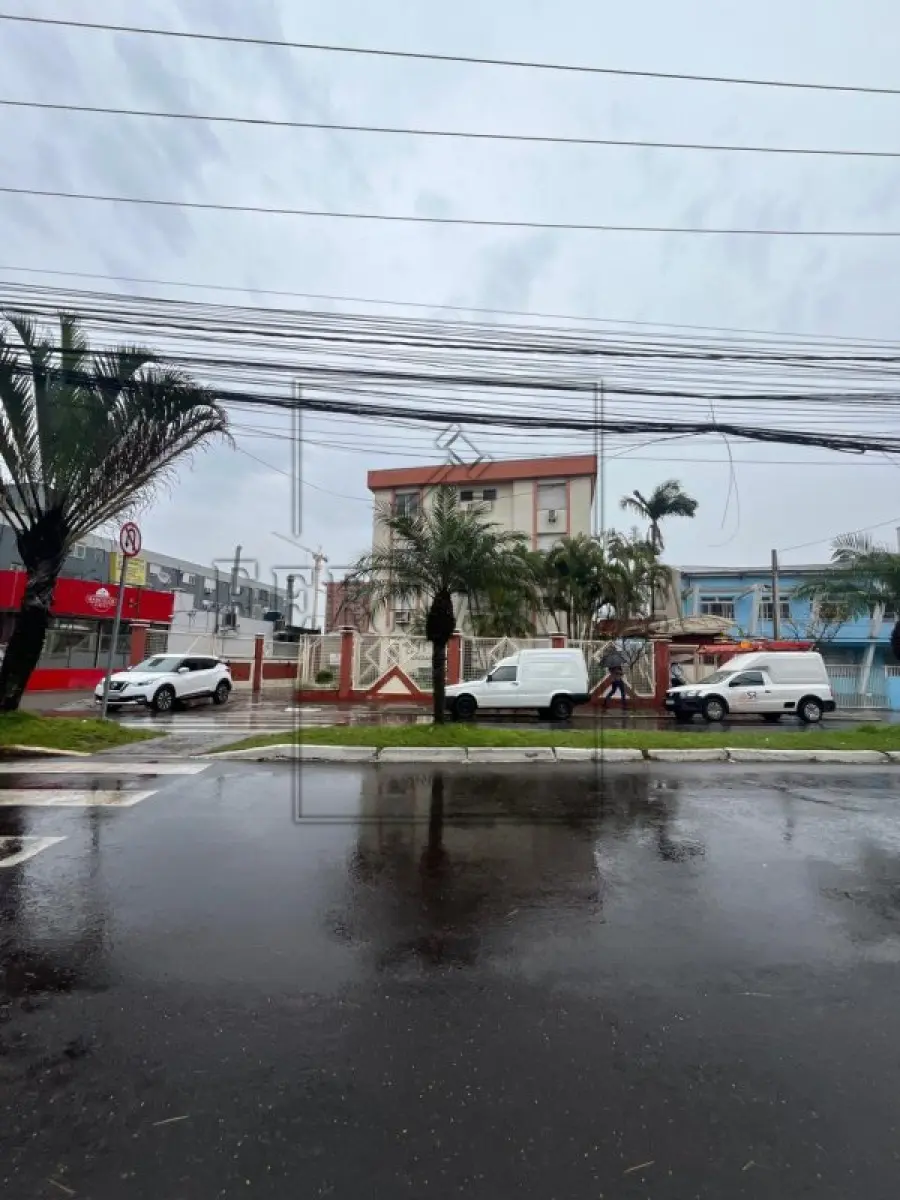 LOTE 001 - CANOAS/RS: Apartamento n°404 localizado na Rua Dr. Barcelos 1291, Edifício Residencial Parque Las Brisas, Canoas, bloco 11. Matrícula n°35.546. Avaliado em R$180.000,00. 2° Leilão
