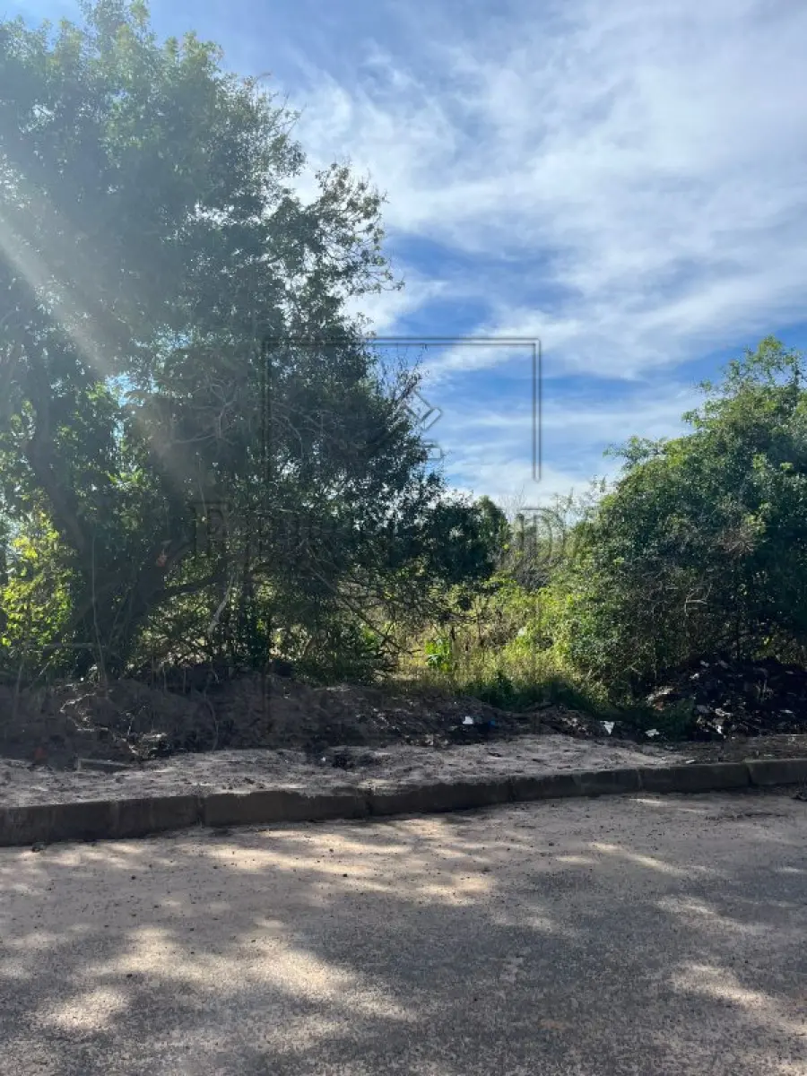 LOTE 005 - MONTENEGRO/RS: Terreno, sem benfeitorias, com área superficial de 360,00m². Imóvel de Matrícula n° 35.499 do Cartório de Registro de Imóveis de Montenegro.  Avaliado em R$ 100.000,00. 1° Leilão