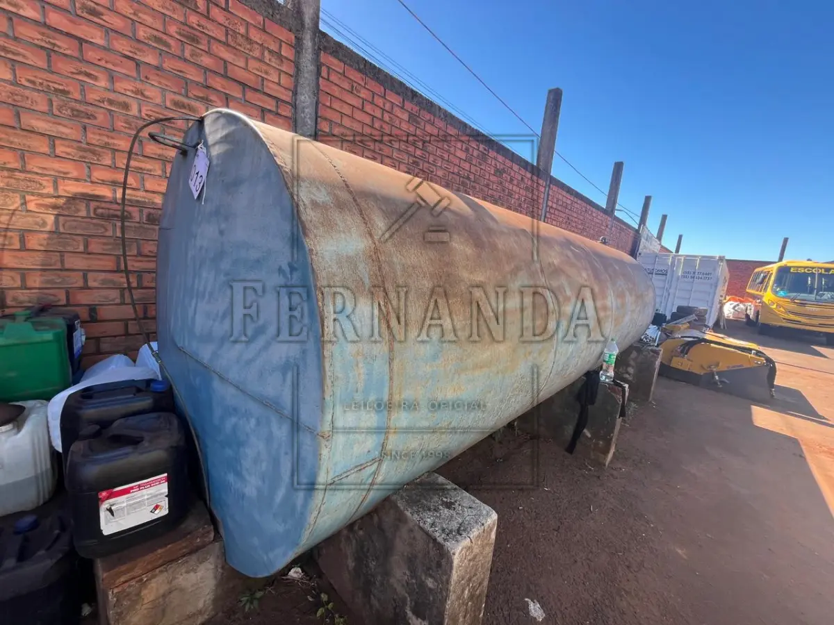LOTE 013 - TANQUE DE COMBUSTÍVEL - METAL CAPACIDADE DE 10 MIL LITROS, avaliação R$ 6.000,00