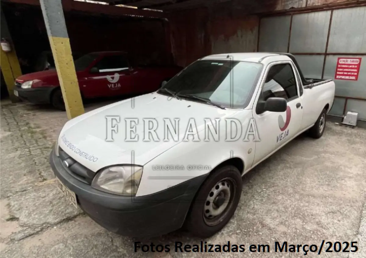 LOTE 001 - Veículo Ford Courier L 1.6 Flex, placa IUC1713. Avaliado em R$ 34.000,00.