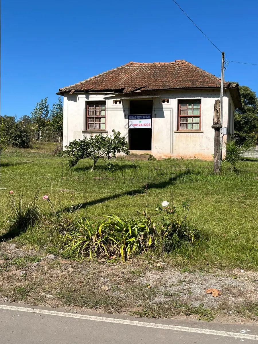 LOTE 004 - IMÓVEL EM SANTA TEREZA/RS: Terreno de 1200m² e Prédio da Antiga Escola Municipal de Ensino Fundamental Afonso Celso, da Linha Graciema Alta. Avaliado em R$ 100.000,00. ACEITA-SE PARCELAMENTO