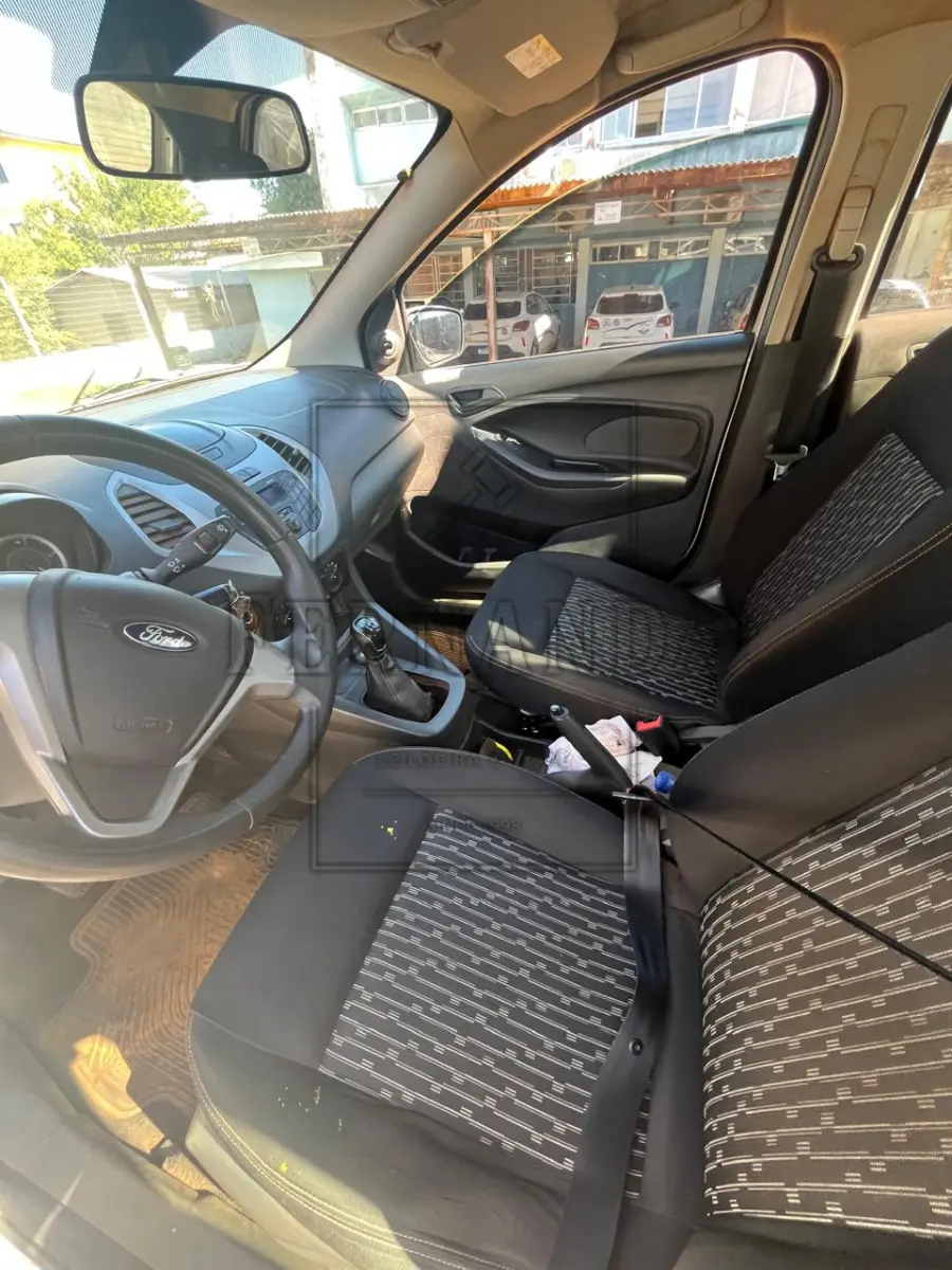 LOTE 010 - FORD KA 1.5 SE 5P, ANO 2017/2018 PLACAS IYI2379, renavam 01142061318, avaliação R$ 16.500,00v