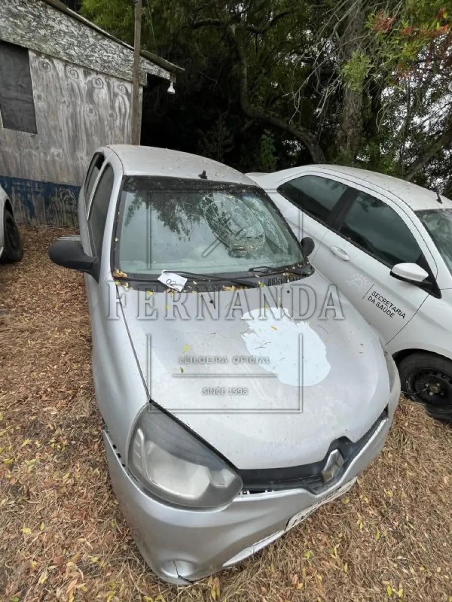 LOTE 002 - Renault Clio EXP, placa IVB7172, renavam 00596557280, ano/modelo 2013/2014  R$ 11.250,00
