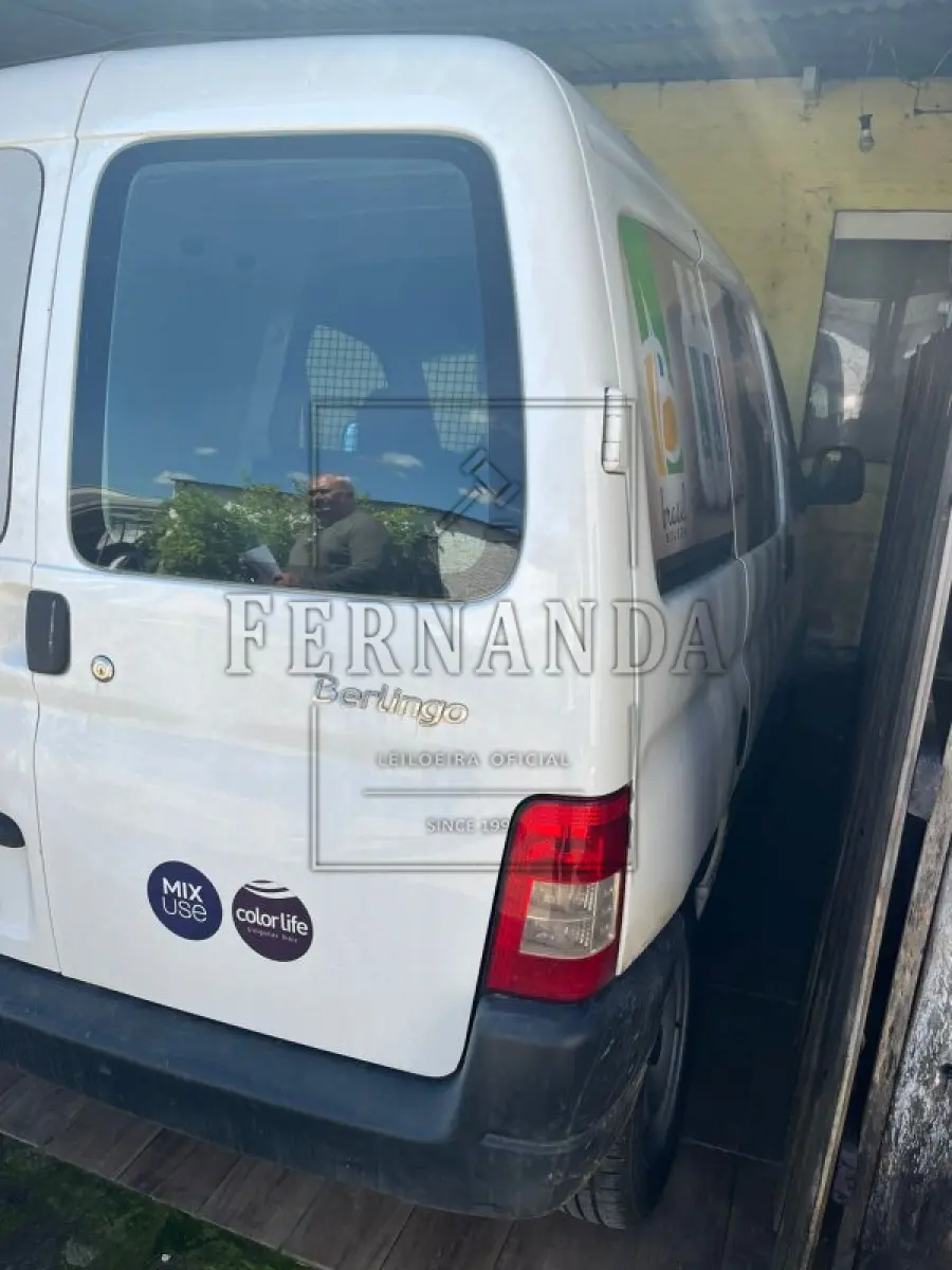 LOTE 001 - Veículo I/Citroen Berlingo FGPL, ano/modelo 2018/2019, placas IYR8H84, avaliado em R$47.000,00.