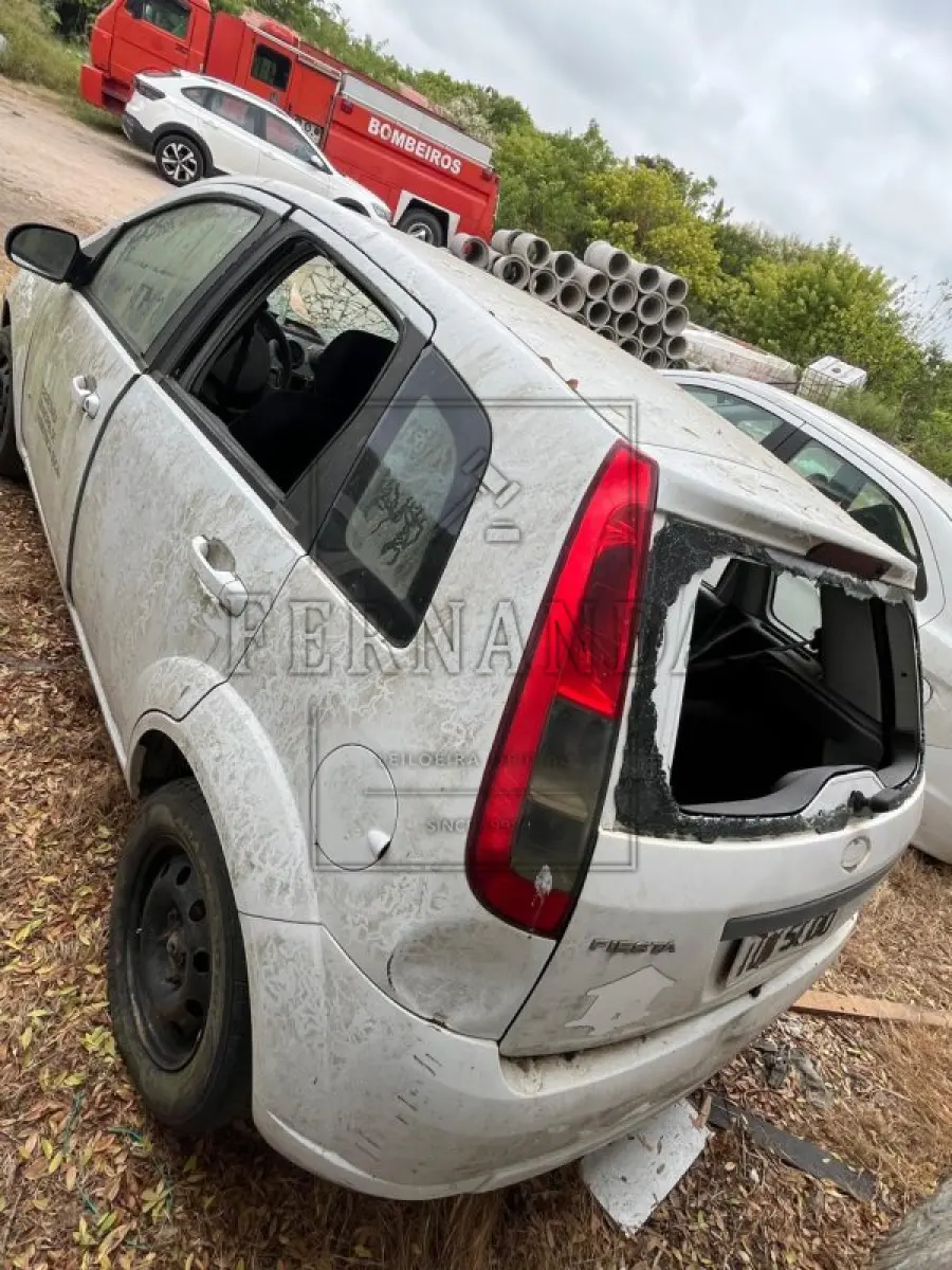 LOTE 004 - Ford/Fiesta Flex, placa IUW5800, renavam 00586840800, ano/modelo 2013/2014 R$ 5.000,00