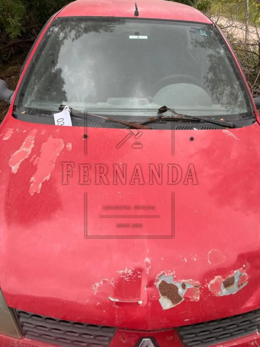 LOTE 003 - Renault Clio II Authentic 1.0, placa MET5I82, renavam 00827750072, ano/modelo 2004/2004 R$ 3.000,00
