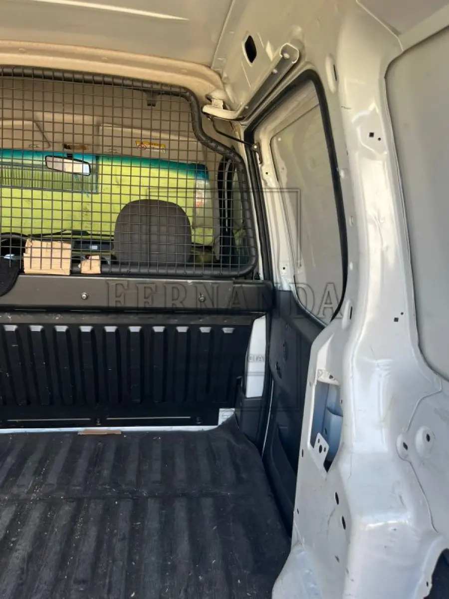 LOTE 001 - Veículo I/Citroen Berlingo FGPL, ano/modelo 2018/2019, placas IYR8H84, avaliado em R$47.000,00.