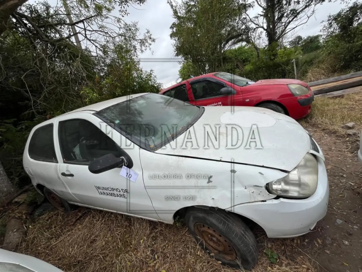 LOTE 010 - FIAT/PALIO FIRE, placa IWA6725, renavam 01024136970, ano/modelo 2014/2015  R$ 11.800,00