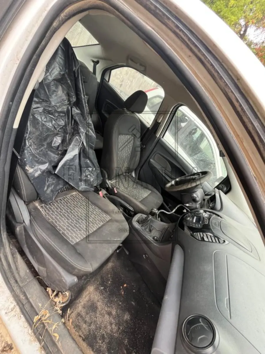 LOTE 006 - FORD KA SE 1.5 SD, placa IXA2423, renavam 01074260314, ano/modelo 2015/2016 R$ 18.500,00