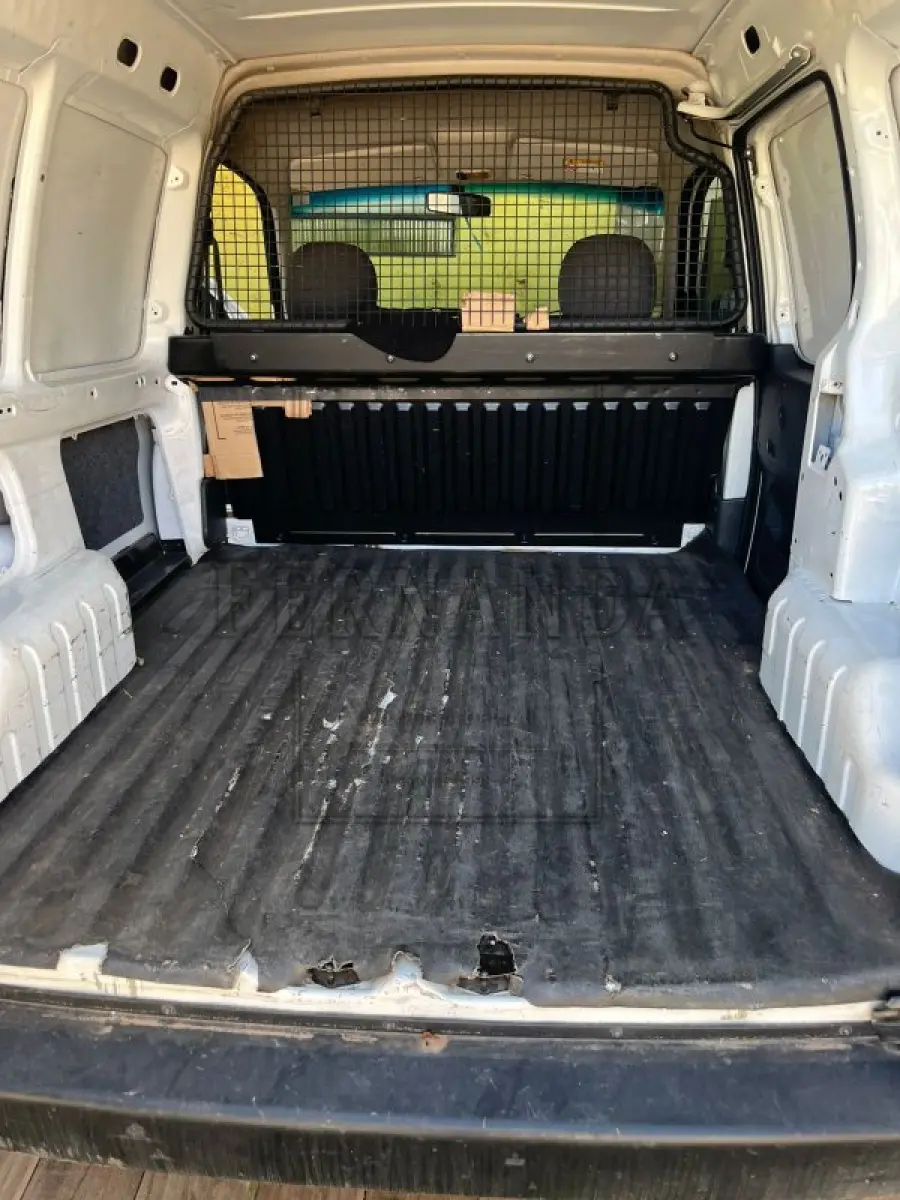 LOTE 001 - Veículo I/Citroen Berlingo FGPL, ano/modelo 2018/2019, placas IYR8H84, avaliado em R$47.000,00.