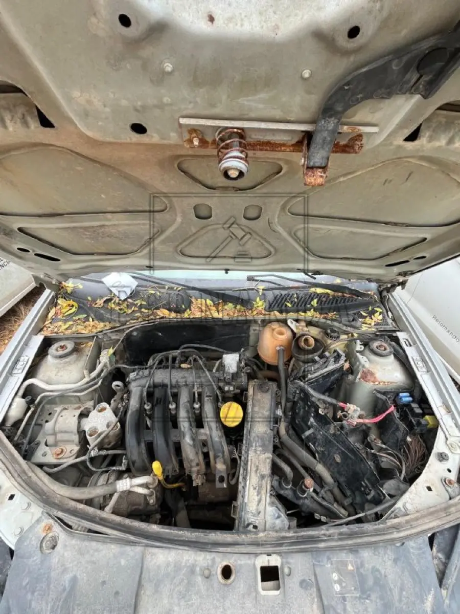 LOTE 002 - Renault Clio EXP, placa IVB7172, renavam 00596557280, ano/modelo 2013/2014  R$ 11.250,00