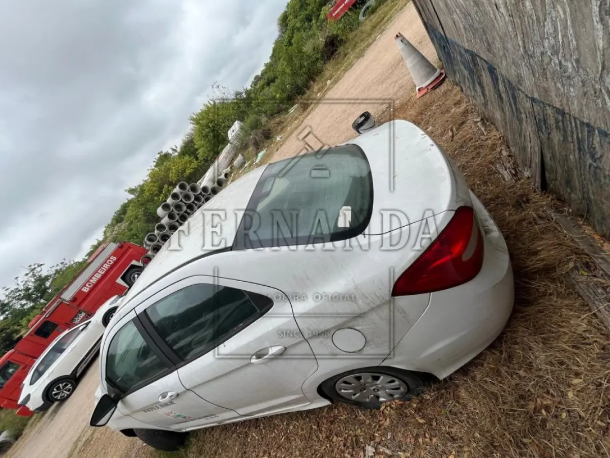 LOTE 006 - FORD KA SE 1.5 SD, placa IXA2423, renavam 01074260314, ano/modelo 2015/2016 R$ 18.500,00