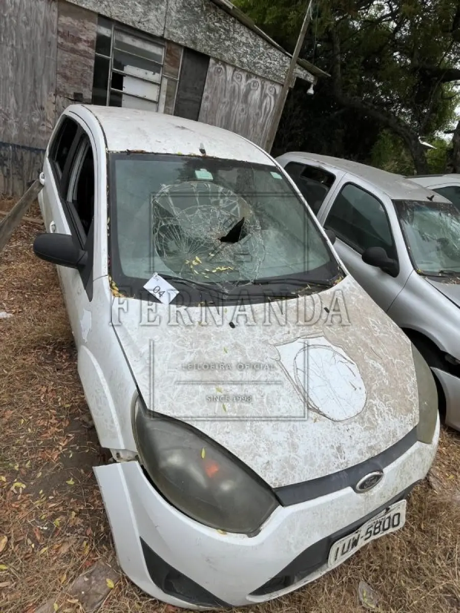 LOTE 004 - Ford/Fiesta Flex, placa IUW5800, renavam 00586840800, ano/modelo 2013/2014 R$ 5.000,00