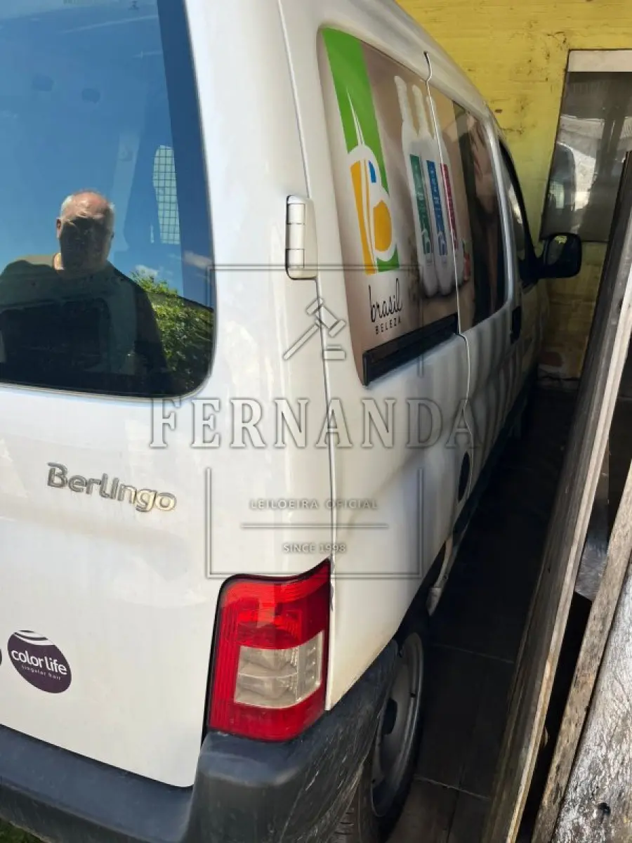 LOTE 001 - Veículo I/Citroen Berlingo FGPL, ano/modelo 2018/2019, placas IYR8H84, avaliado em R$47.000,00.