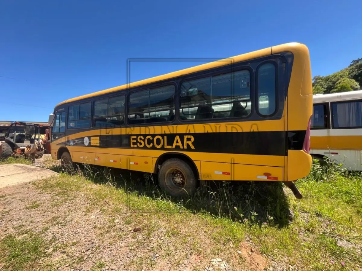 LOTE 006 - ÔNIBUS VOLKSWAGEN 15.190 EOD ESCOLAR HD, PLACAS ITR2293, RENAVAM 00492718628, ANO 2012. VALOR MÍNIMO DO LOTE: R$ 14.300,00 (QUATORZE MIL E TREZENTOS REAIS).