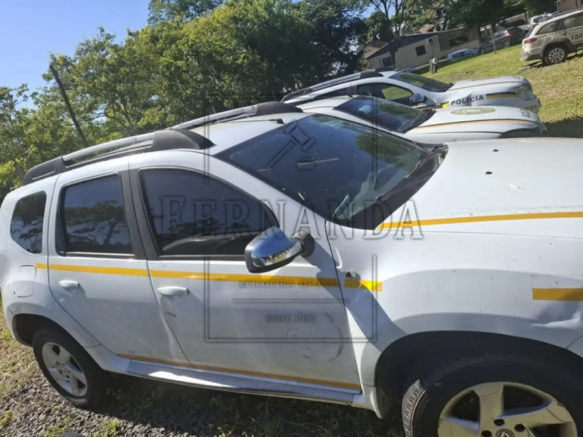 LOTE 004 - VEÍCULO RENAULT/DUSTER 16 D 4X2, PLACA: IWC7253, ANO: 2014
