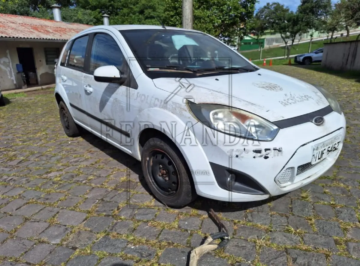 LOTE 009 - VEÍCULO FORD/FIESTA 1.6 FLEX, PLACA: IUF6462, ANO: 2013