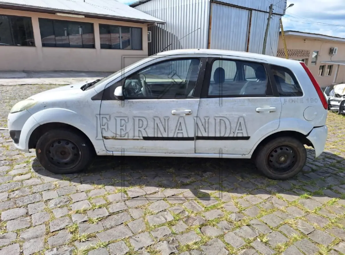 LOTE 009 - VEÍCULO FORD/FIESTA 1.6 FLEX, PLACA: IUF6462, ANO: 2013
