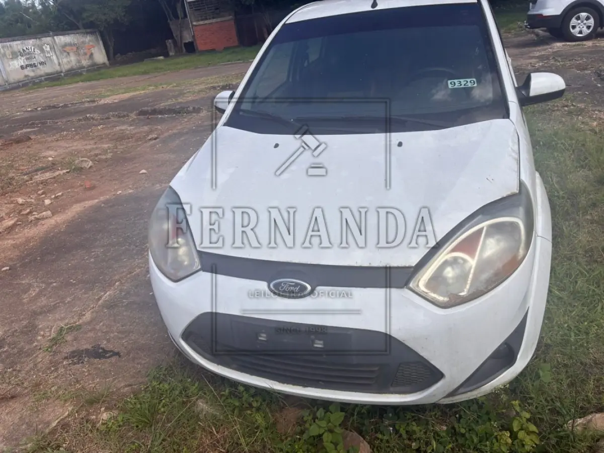 LOTE 018 - VEÍCULO FORD/FIESTA SEDAN 1.6 FLEX , PLACA: IUP7172, ANO: 2013