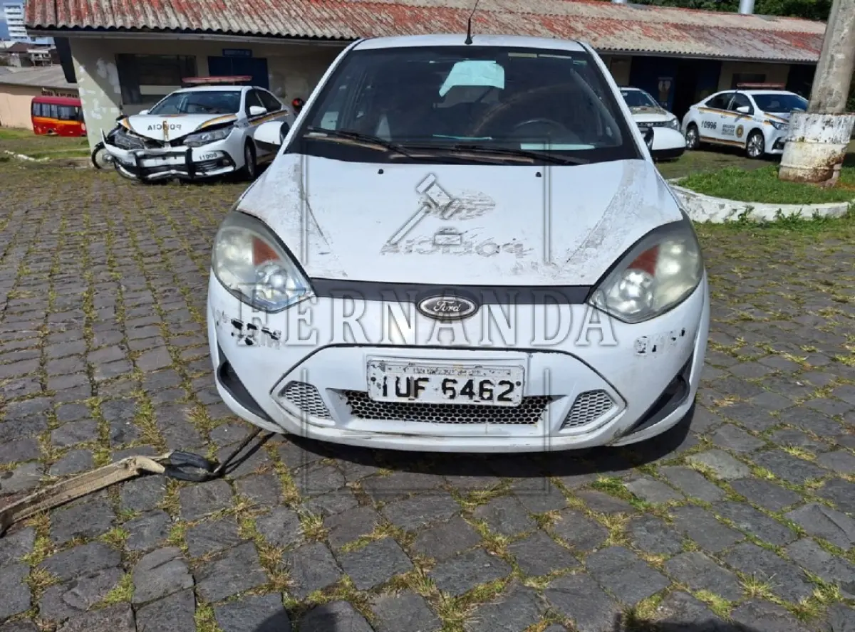 LOTE 009 - VEÍCULO FORD/FIESTA 1.6 FLEX, PLACA: IUF6462, ANO: 2013