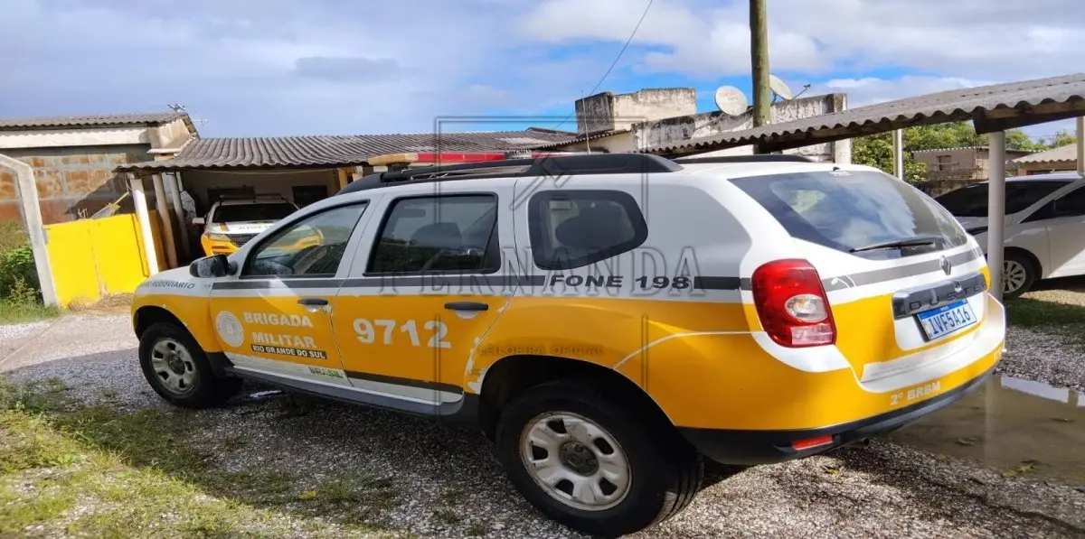 LOTE 001 - VEÍCULO RENAULT/DUSTER 16 E 4X2, PLACA IVF5A16, ANO 2013