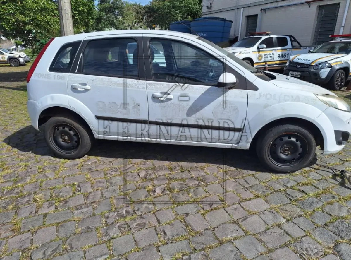 LOTE 009 - VEÍCULO FORD/FIESTA 1.6 FLEX, PLACA: IUF6462, ANO: 2013