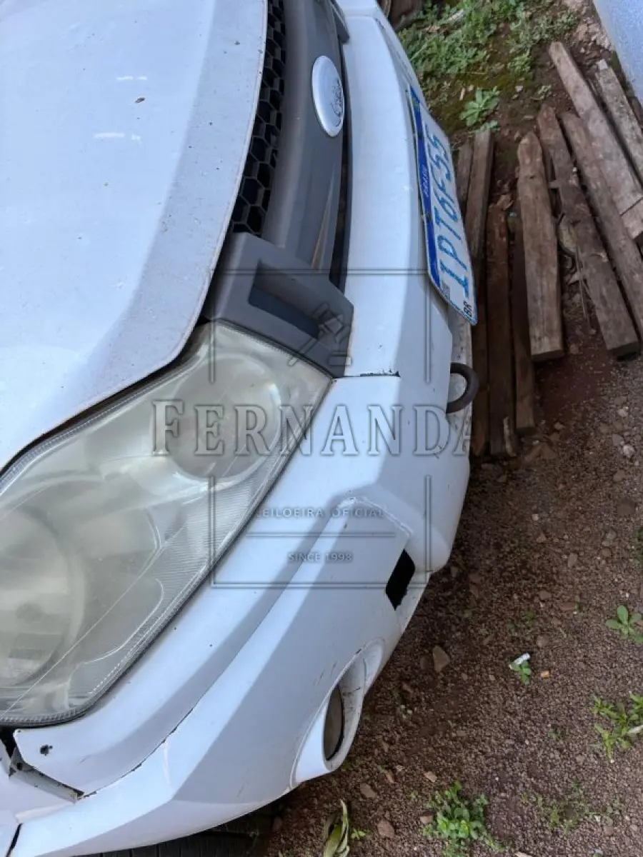 LOTE 008 - Ford EcoSport, ano 2009, flex, placas IPT6F55. Avaliado em R$ 10.000,00.