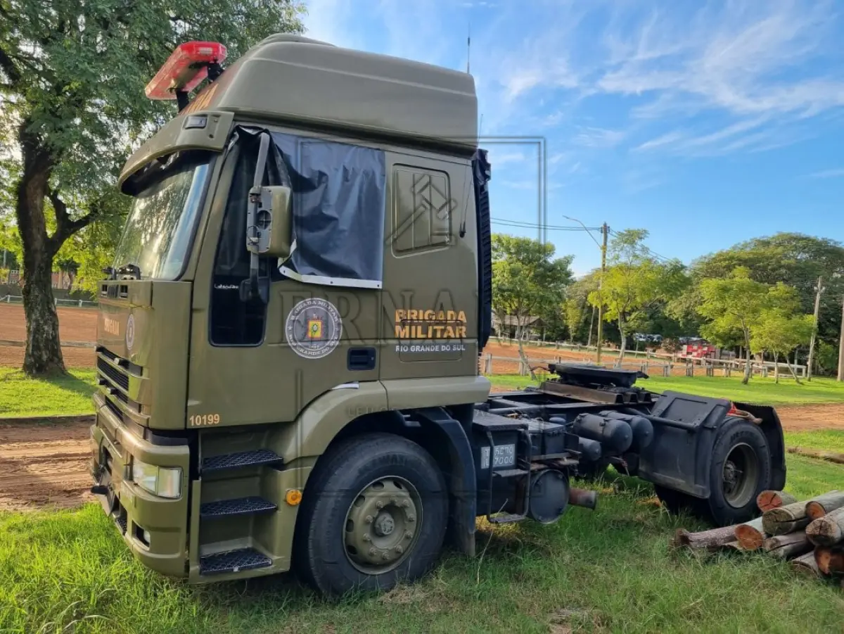 LOTE 032 - VEÍCULO IVECOFIAT/CAMINHÃO TRATOR E 450E37T, PLACA: MEH8540, ANO: 1999