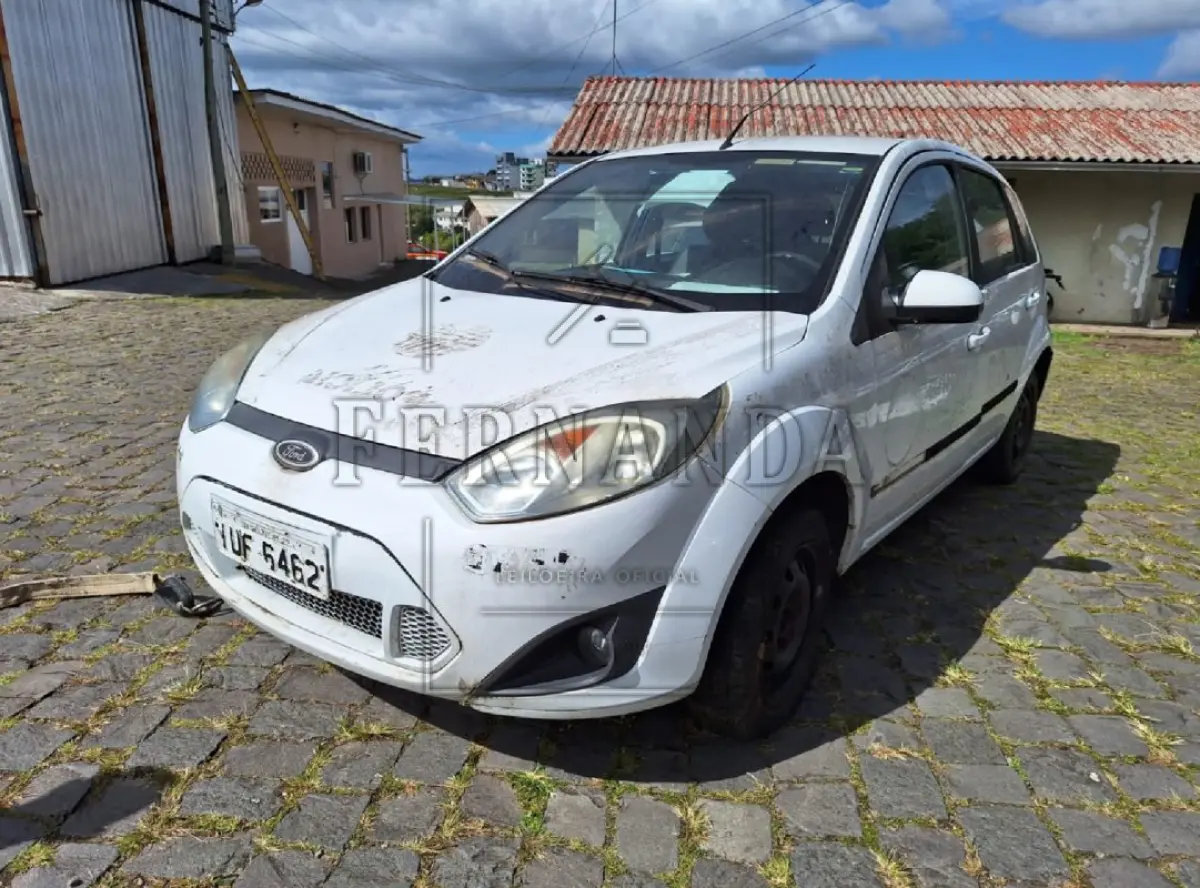 LOTE 009 - VEÍCULO FORD/FIESTA 1.6 FLEX, PLACA: IUF6462, ANO: 2013