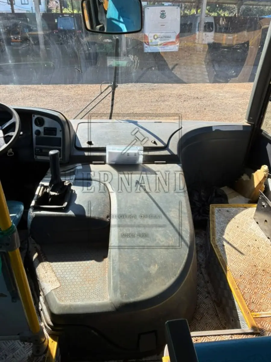LOTE 006 - Onibus Escolar Volkswagen 15.190 EOD E.HD ORE, ano 2013, diesel, placas IUN 8499. Avaliado em R$ 75.000,00.