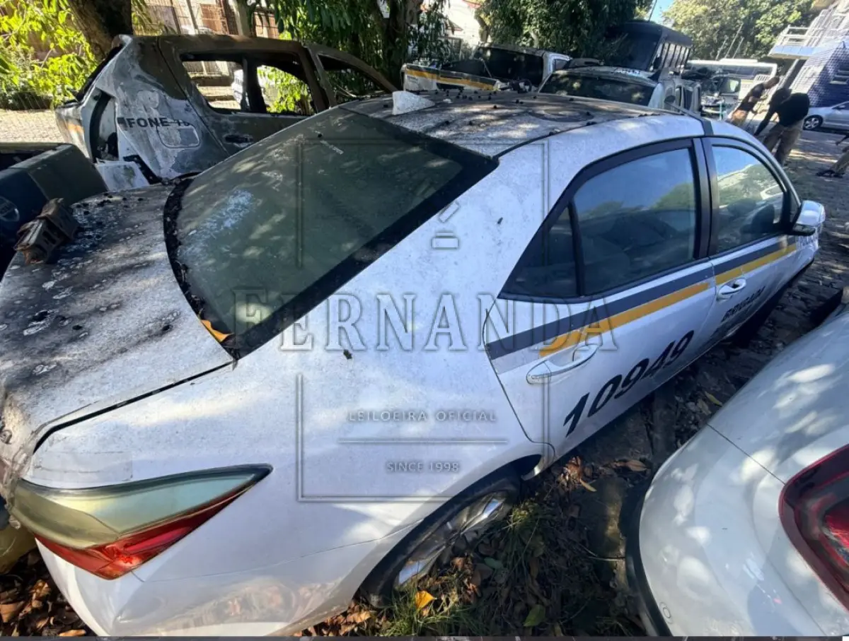 LOTE 024 - VEÍCULO TOYOTA/COROLLA XEI 2.0 FLEX, PLACA: IYF7441, ANO: 2017