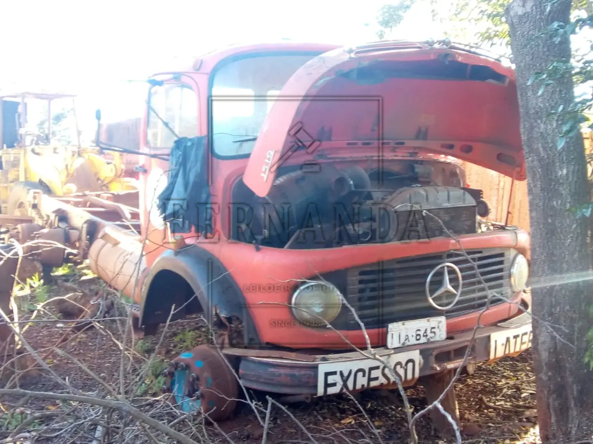LOTE 008 - M.Benz/L 1519 1980/1980, placa IIA6457, caminhão na cor vermelha, espécie Carga, chassi 34501012504953, RENAVAM 580143040