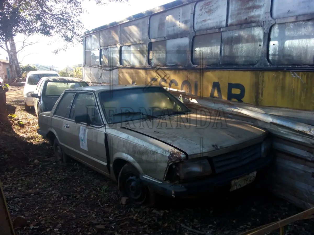 LOTE 002 - Veículo Del Rey GLX, ano 1988, cor dourada, placa IHK7942, RENAVAM 580202003, chassi 9BFCXXLC2HBP46595