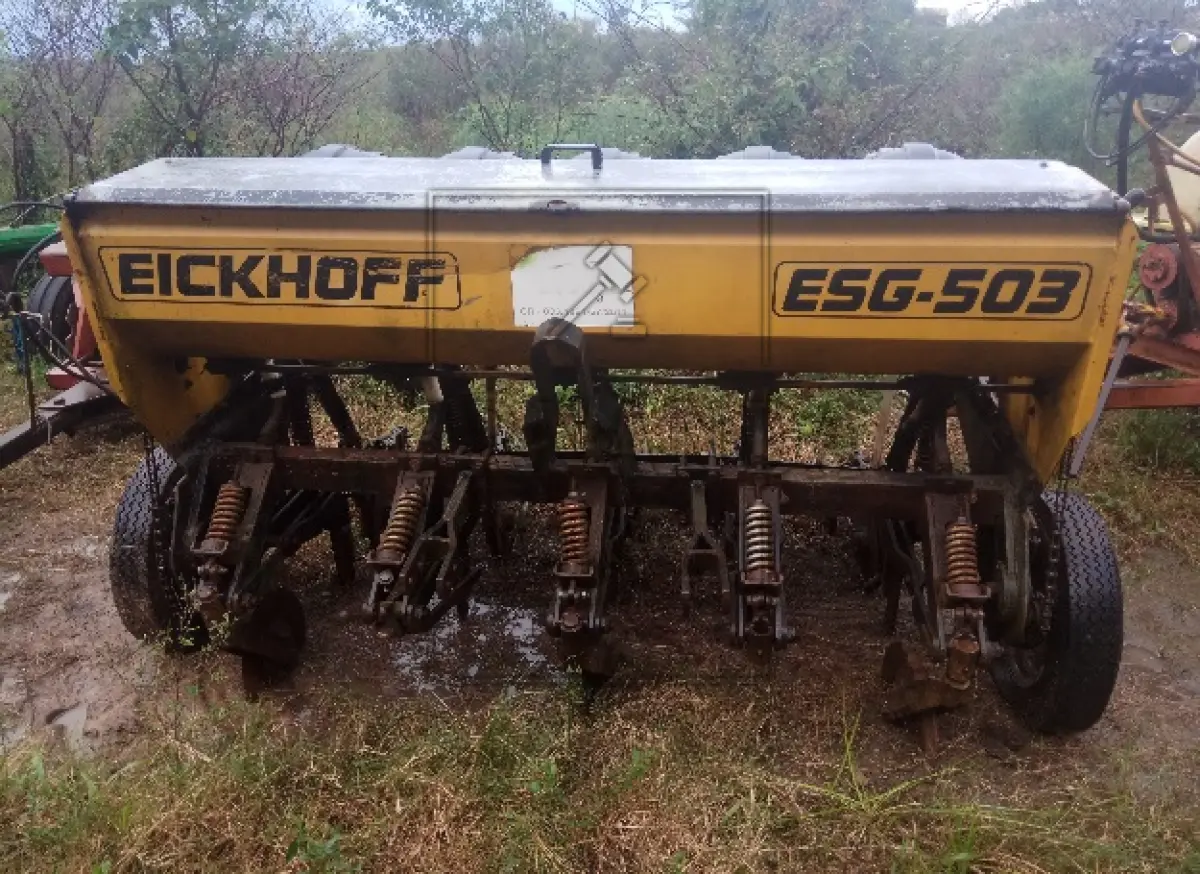 LOTE 020 - Uma plantadeira Eickhoff, de cinco linhas, modelo ESG-503