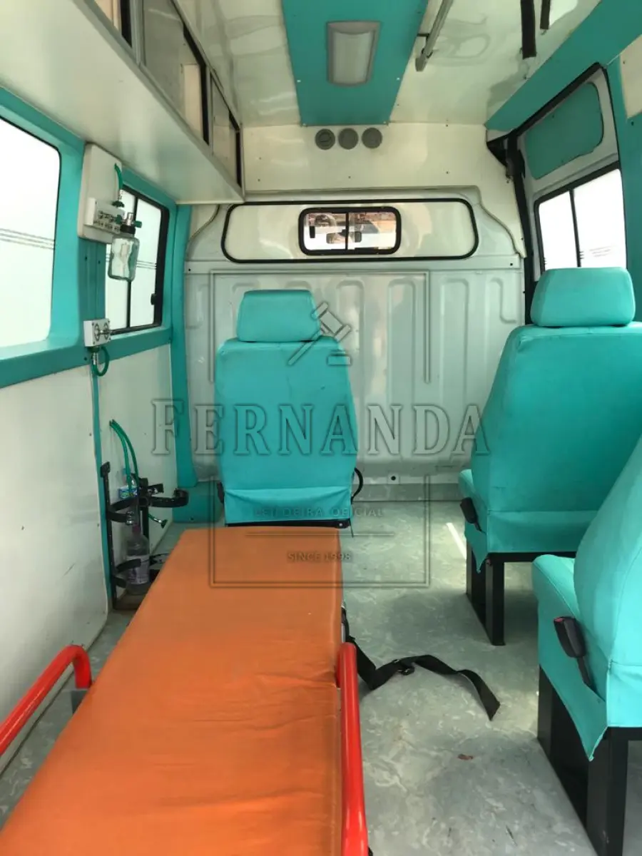 LOTE 002 - Uma ambulância marca Renalt, modelo Master Jaedil, ano de fabricação  2012  e modelo 2013, 114 CV, cor branca, combustível diesel, placa MLE8968, renavem n° 00538773332, chassi 93YADC1L6DJ540641, em regular estado de conservação, funcionando.