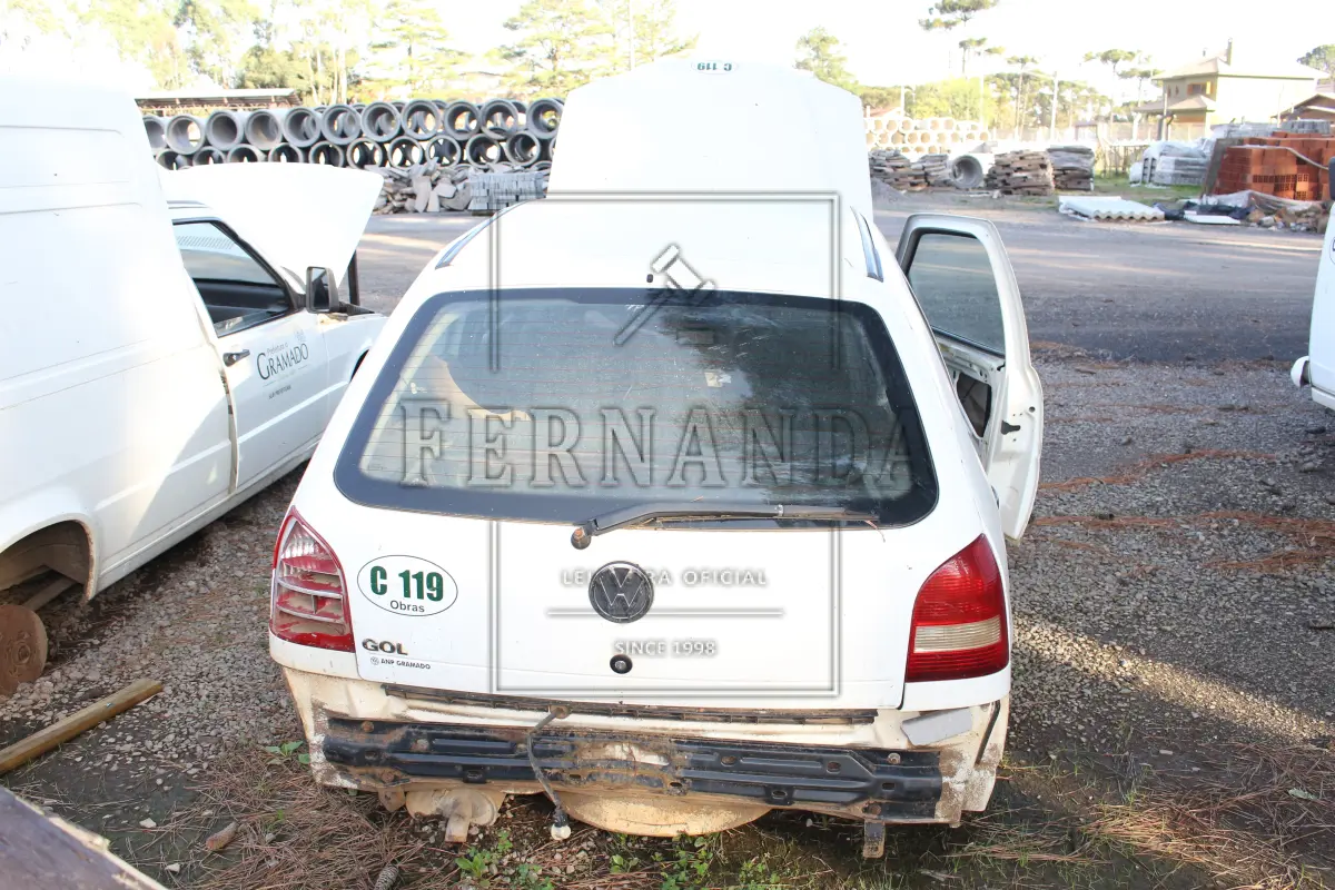 LOTE 001 - VW/Gol, cor branca, ano 2004, SUCATA, exclusivo para CDV