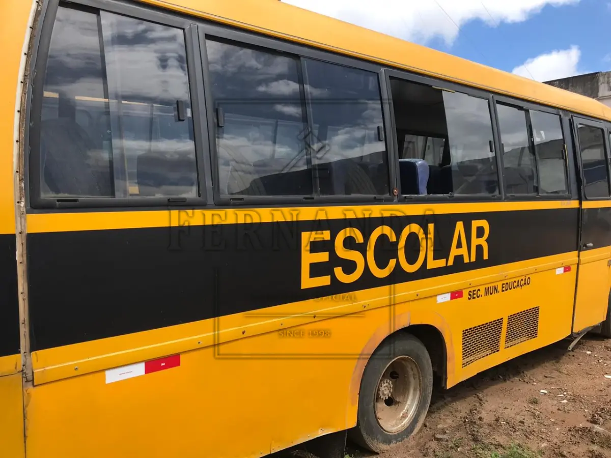 LOTE 006 - Um veículo ônibus Marcopolo/ Volare, V8 ON, 28pas, ano 2008