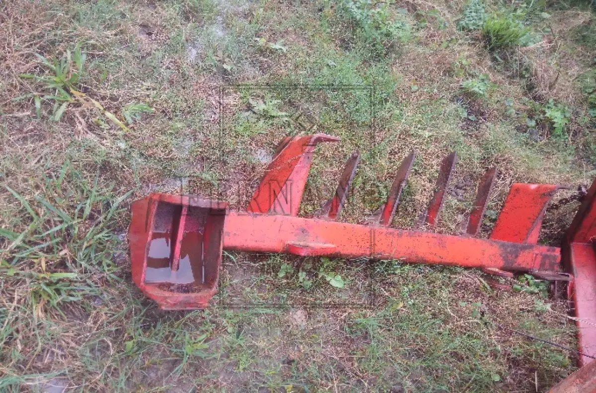 LOTE 018 - Uma carcaça de grade Globus tatu, da marca Marchezan, 14discos