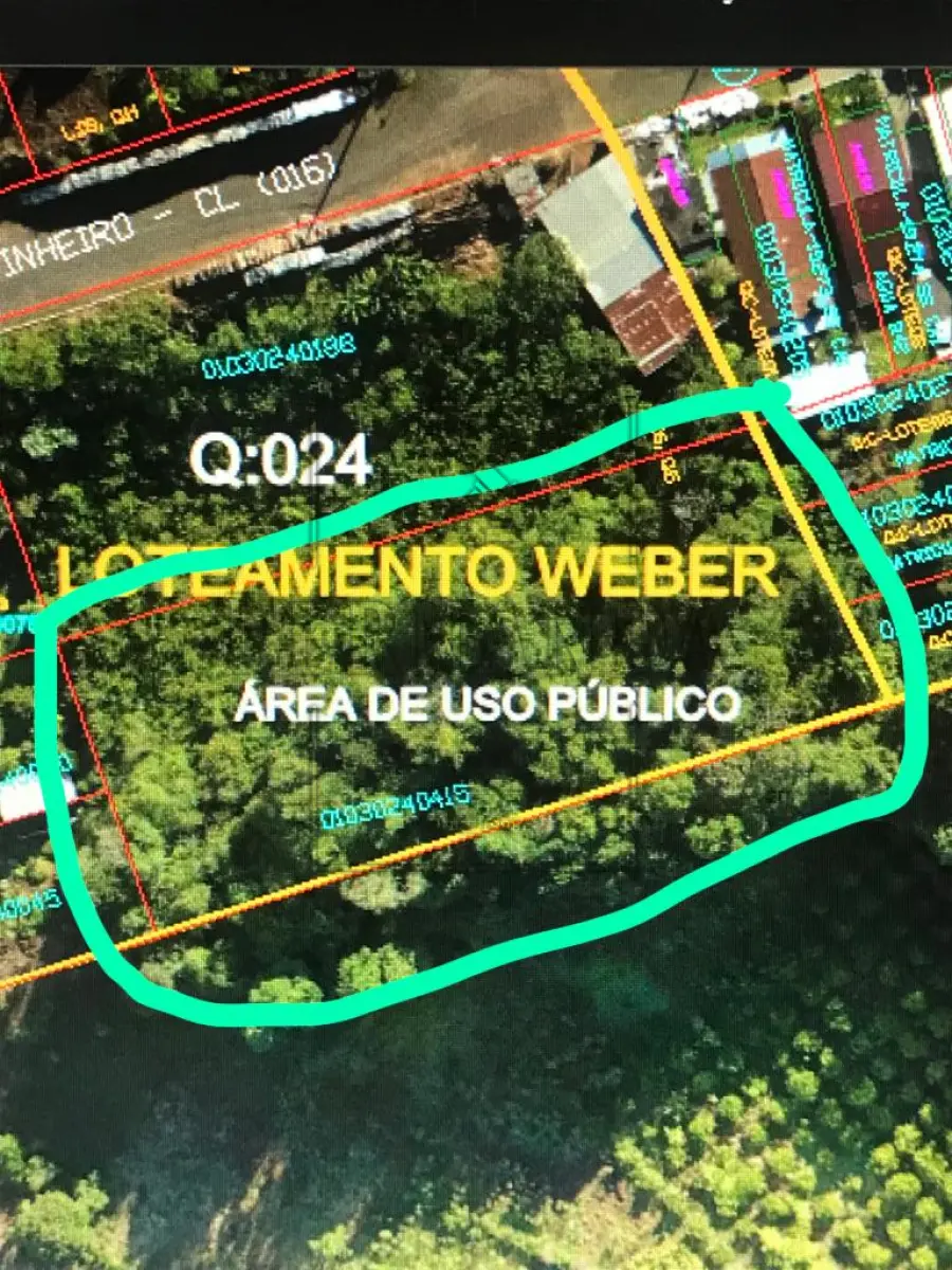 LOTE 001 - HARMONIA/RS - VENDA-DIRETA: TERRENO EM HARMONIA/RS: Um terreno com a superfície de 1.678,06m², sem benfeitorias, situado na zona urbana da cidade de Harmonia, sem quarteirão formado, medindo e confortando-se: ao Norte, onde mede 80,80m, com Flávio Pedro Weber; ao Sul, onde mede 87,00m com Edgar Sost; a Oeste, onde mede 20,00 com Flavio Pedro Weber, e a Leste onde mede 21,00m com Wunibaldo Orth. Matrícula n° 20.636 do CRI de São Sebastião do Caí. ACEITA-SE PARCELAMENTO ATUALIZADO (ATÉ 15 VEZES). IMÓVEL AVALIADO EM R$270.000,00.