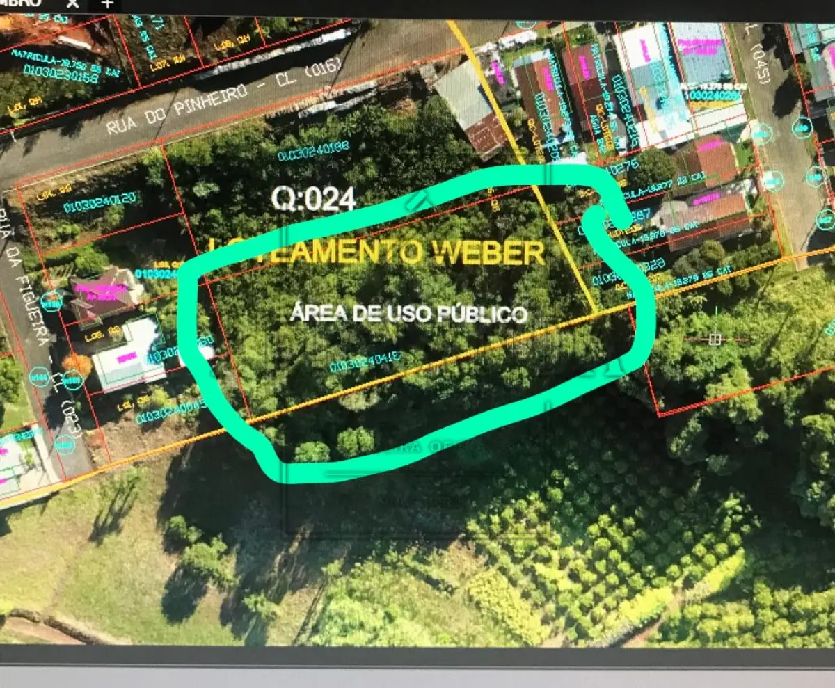 LOTE 001 - HARMONIA/RS - VENDA-DIRETA: TERRENO EM HARMONIA/RS: Um terreno com a superfície de 1.678,06m², sem benfeitorias, situado na zona urbana da cidade de Harmonia, sem quarteirão formado, medindo e confortando-se: ao Norte, onde mede 80,80m, com Flávio Pedro Weber; ao Sul, onde mede 87,00m com Edgar Sost; a Oeste, onde mede 20,00 com Flavio Pedro Weber, e a Leste onde mede 21,00m com Wunibaldo Orth. Matrícula n° 20.636 do CRI de São Sebastião do Caí. ACEITA-SE PARCELAMENTO ATUALIZADO (ATÉ 15 VEZES). IMÓVEL AVALIADO EM R$270.000,00.