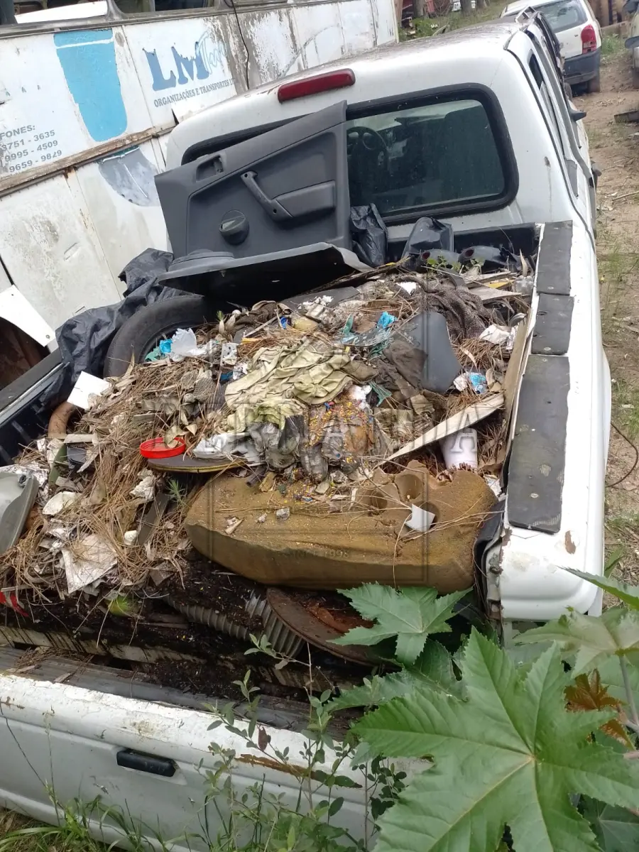 LOTE 033 - FORD/ RANGER , 1998/1999 ,Placa IIO-0965. Avaliado em R$ 50,00.