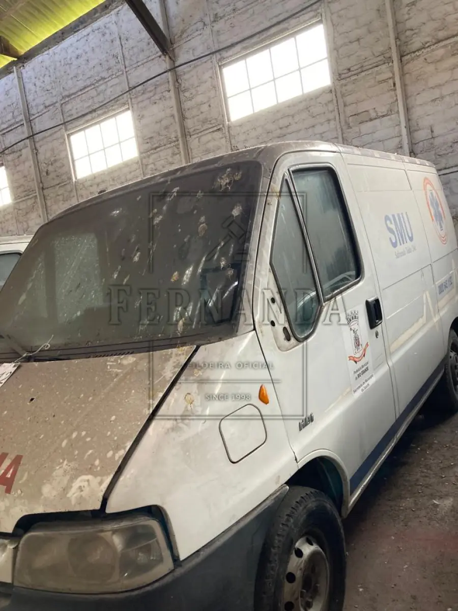 LOTE 012 - Peugeot/Boxer Marinar A, 2008/2009, placa IQD9941. Avaliada em R$ 500,00.