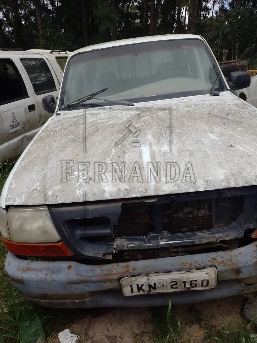 LOTE 030 - FORD/ RANGER 4X2, 2001/2001, Placa IKN-2160. Avaliado em R$ 100,00.
