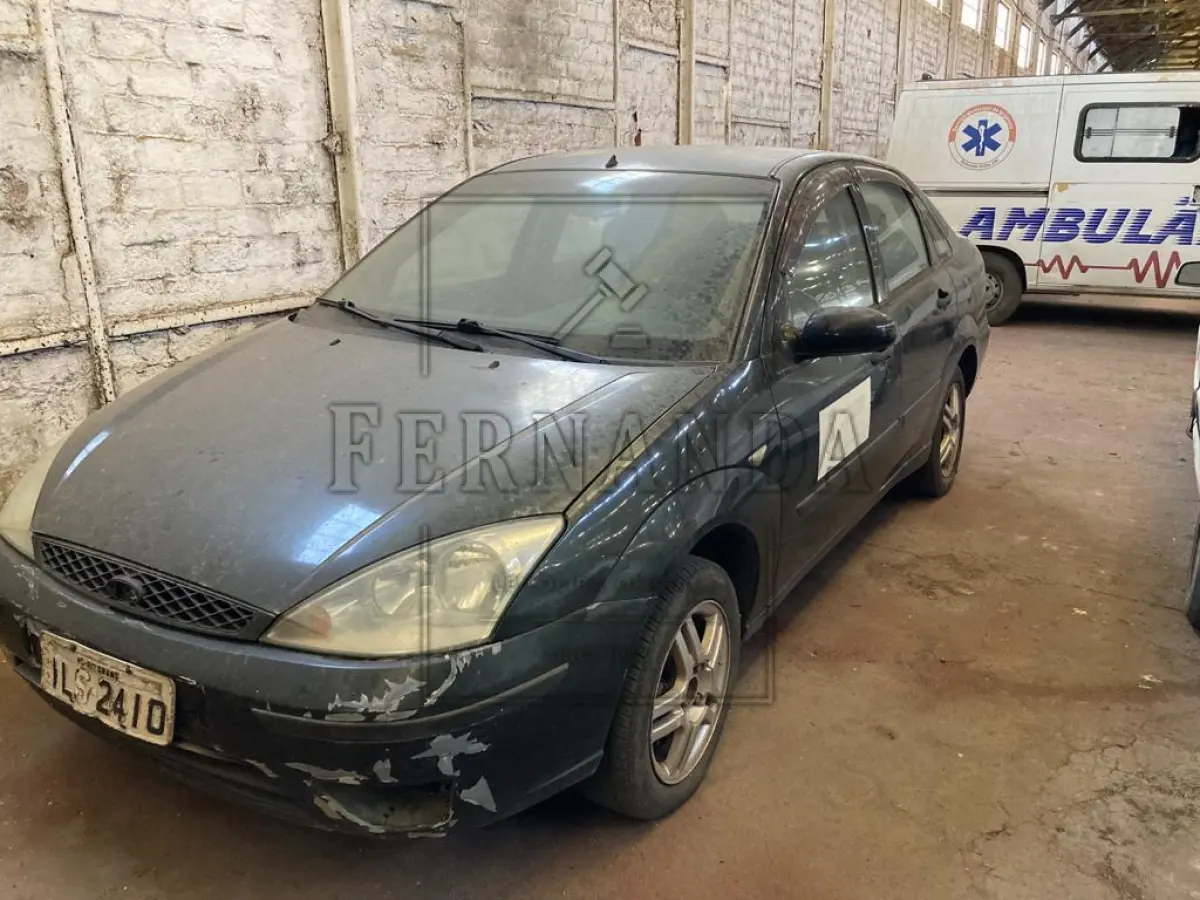 LOTE 008 - Ford/ Focus 2.0, 2003/2004, placas ILS2410. Avaliado em R$ 700,00.