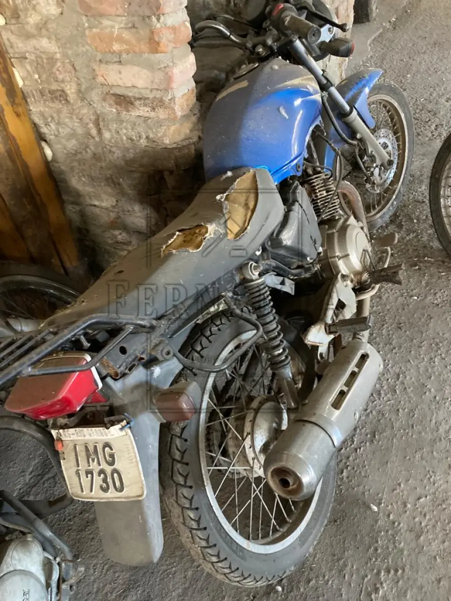 LOTE 003 - Yamaha/YBR 125ED, 2004/2005, placa IMG1730, cor azul. Avaliada em R$ 150,00.