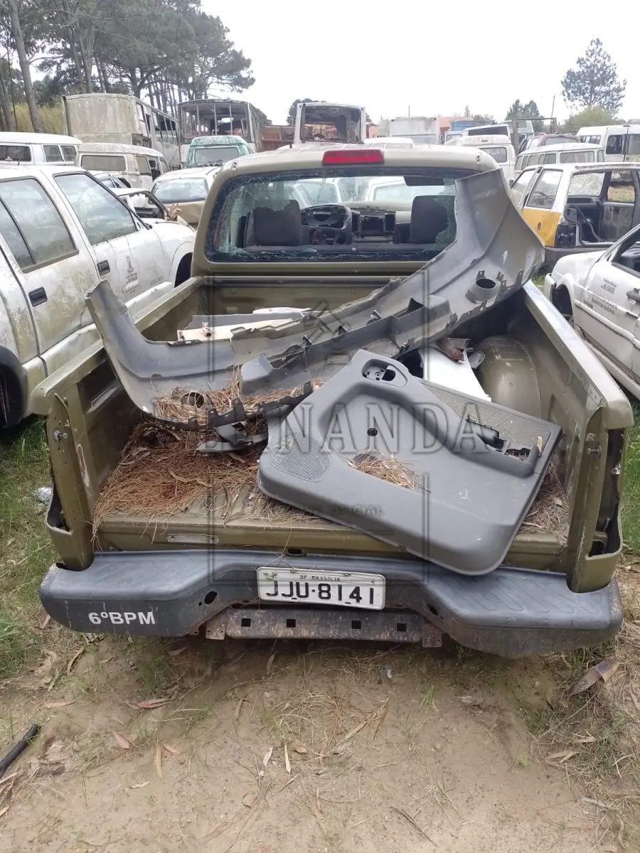 LOTE 028 - NISSAN/ FRONTIER XE 25 X4, Verde,  2009/2009, Placa JJU-8141. Avaliado em R$ 100,00.